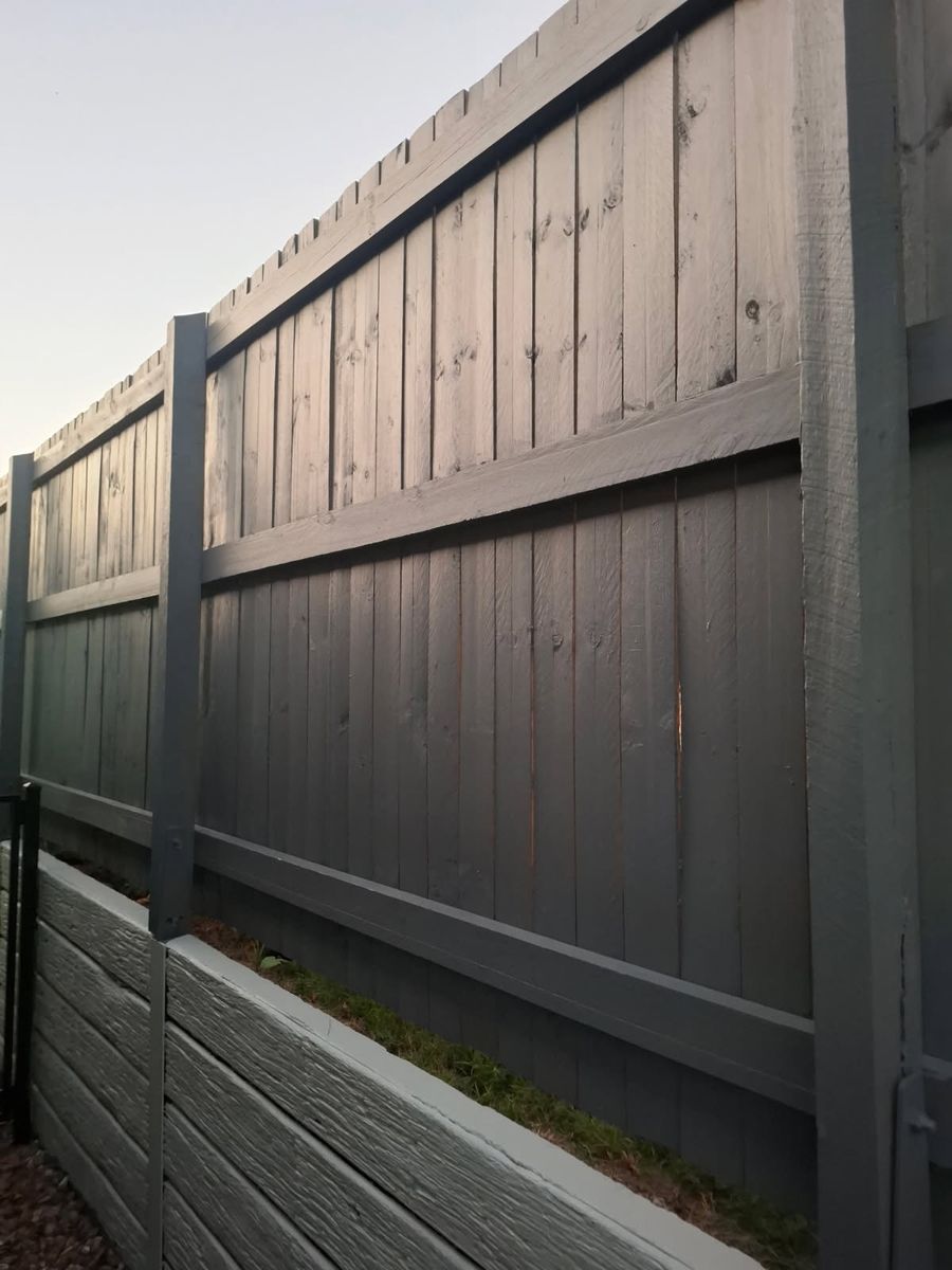 Finished fence painting job in Bellbird Park
